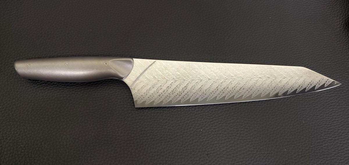 Ti-800 - 10in (254mm) Damascus Gyuto - Sawtooth - Smooth Handle